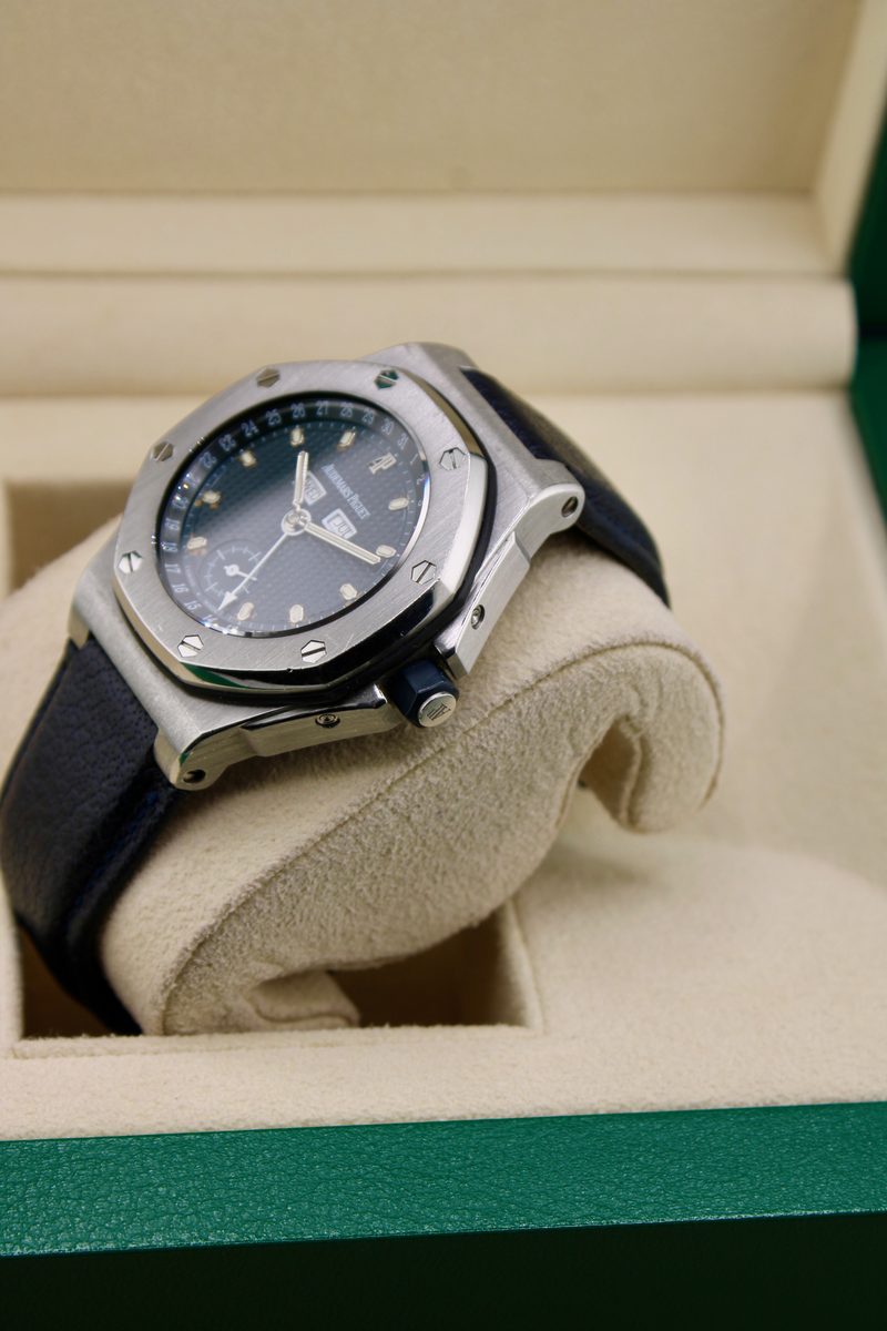 Audemars Piguet Royal Oak Triple Calendar 25808ST, photo 3 of 6