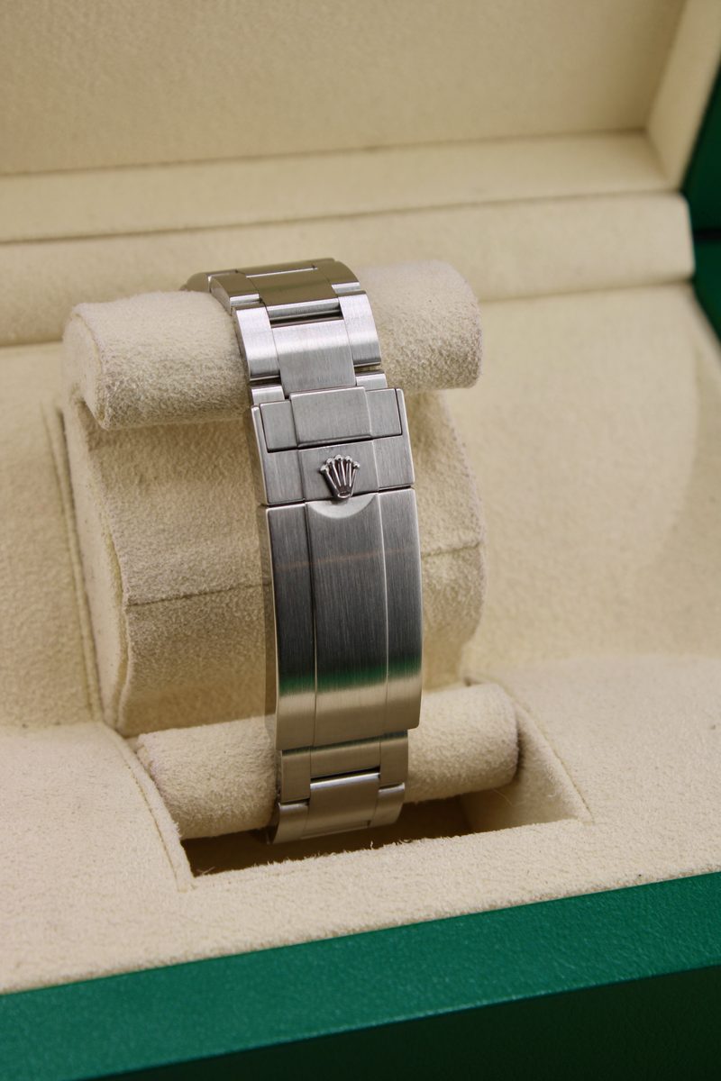 Rolex Sea-Dweller 126600, photo 6 of 7