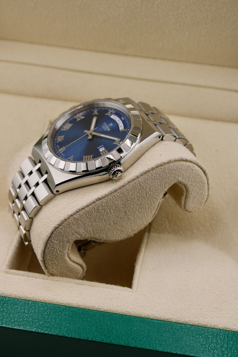 Tudor Royal 28600, photo 3 of 7