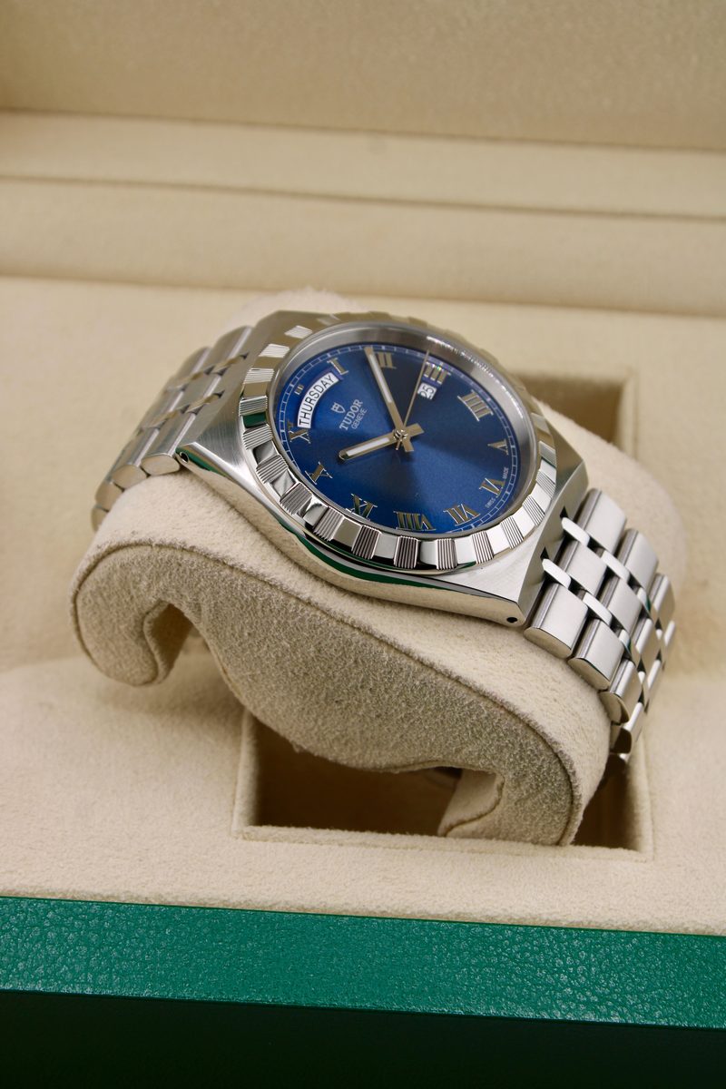 Tudor Royal 28600, photo 4 of 7
